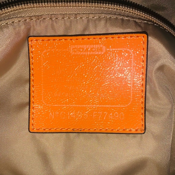 Coach Orange Messenger bag 💼 - Picture 4 of 8